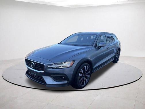 2021 Volvo V60 Cross Country T5