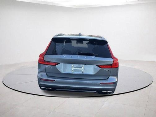 2021 Volvo V60 Cross Country T5