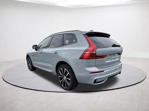 2025 Volvo XC60 B5 Plus