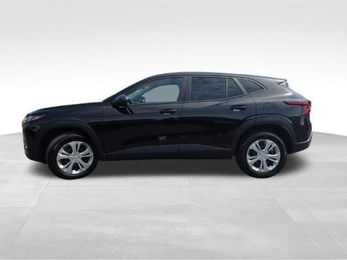 Mosaic Black Metallic 2024 Chevrolet Trax LS