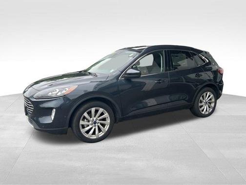 2022 Ford Escape Titanium Hybrid
