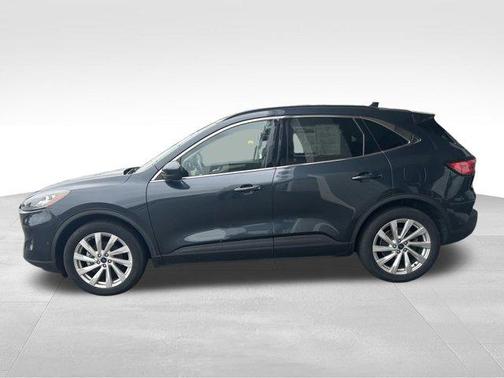 2022 Ford Escape Titanium Hybrid