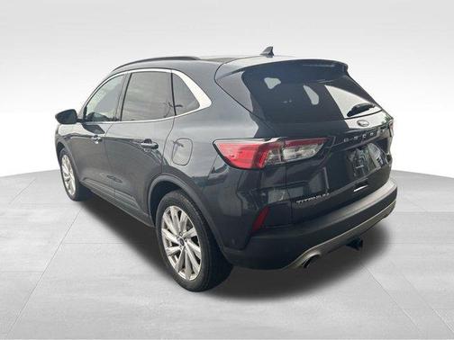 2022 Ford Escape Titanium Hybrid
