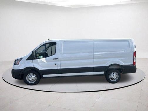 2025 Ford Transit-250 