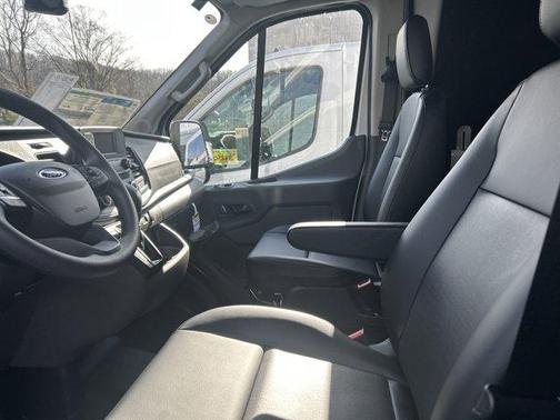 2025 Ford Transit-250 148 WB Medium Roof Cargo