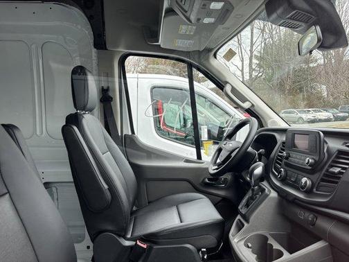 2025 Ford Transit-250 148 WB Medium Roof Cargo