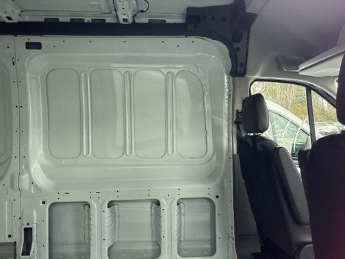 2025 Ford Transit-250 148 WB Medium Roof Cargo