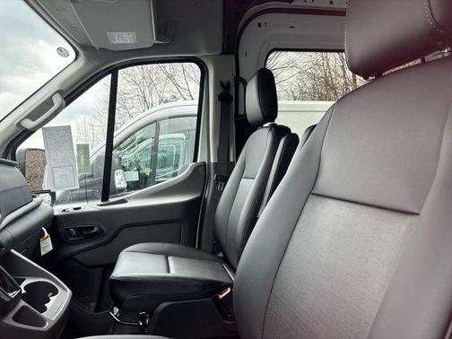 2025 Ford Transit-250 148 WB Medium Roof Cargo
