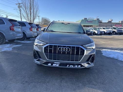 2024 Audi Q3 45 S line Premium