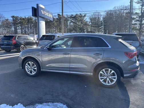 2024 Audi Q3 45 S line Premium