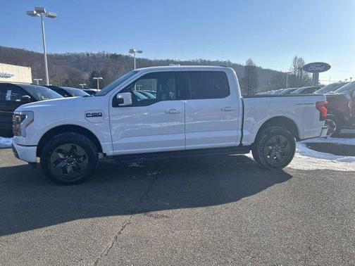 2024 Ford F-150 Lightning LARIAT