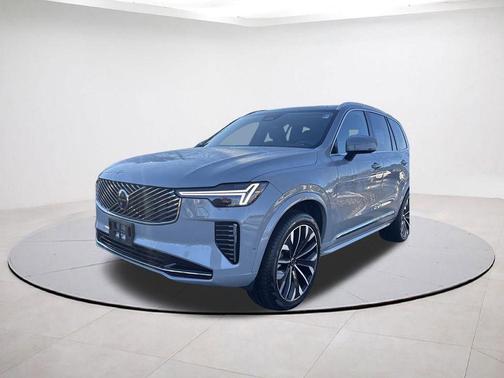 2025 Volvo XC90 B6 Plus 7-Seater