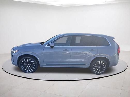2025 Volvo XC90 B6 Plus 7-Seater