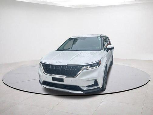 2023 Kia Carnival EX
