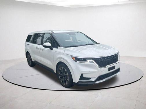 2023 Kia Carnival EX