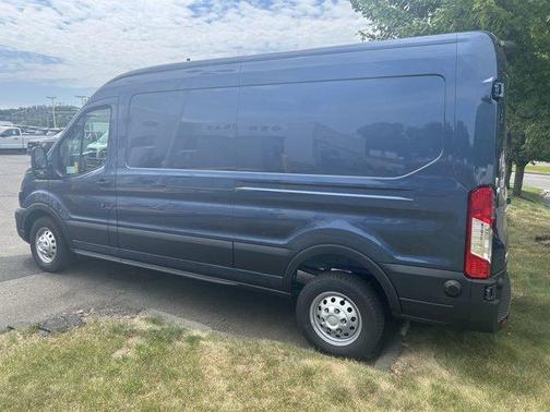 2025 Ford Transit-250 148 WB Medium Roof Cargo
