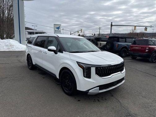 2025 Kia Carnival LXS