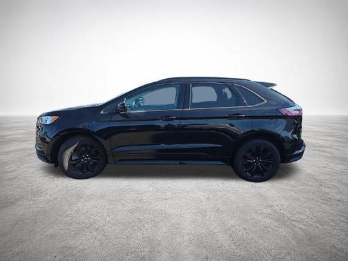 AGATE BLACK METALLIC 2022 Ford Edge SE