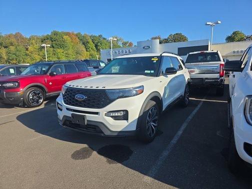 2022 Ford Explorer ST-Line