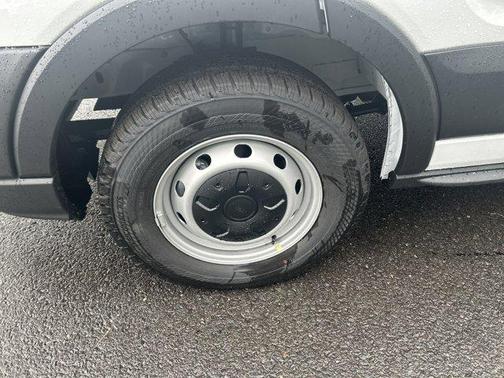 2025 Ford Transit-250 148 WB Medium Roof Cargo