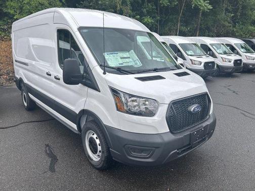 2025 Ford Transit-250 148 WB Medium Roof Cargo
