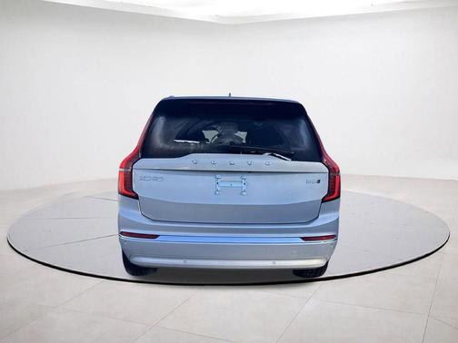2025 Volvo XC90 B6 Plus 7-Seater