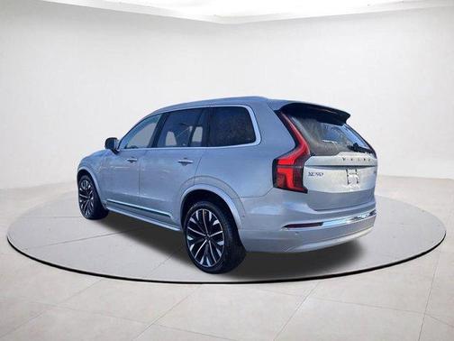 2025 Volvo XC90 B6 Plus 7-Seater