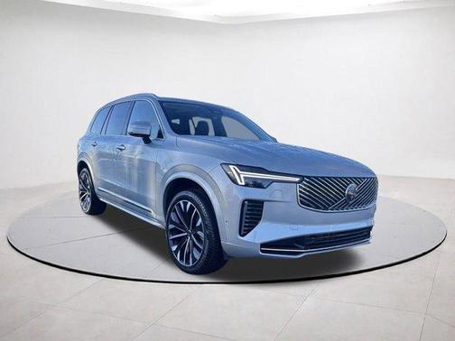 2025 Volvo XC90 B6 Plus 7-Seater