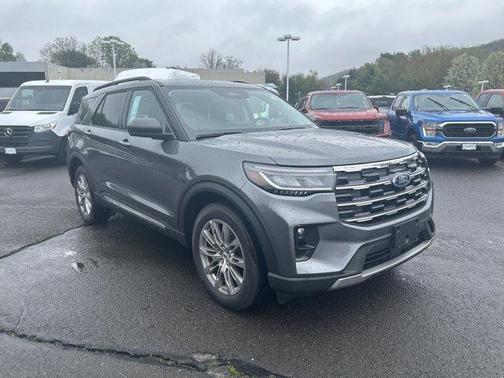 2025 Ford Explorer Active