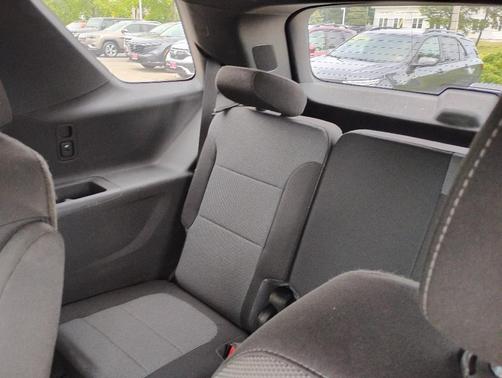 Green 2022 Chevrolet Traverse LT Cloth