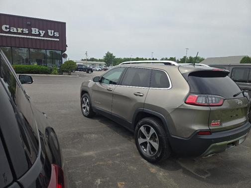 Tan 2019 Jeep Cherokee Limited