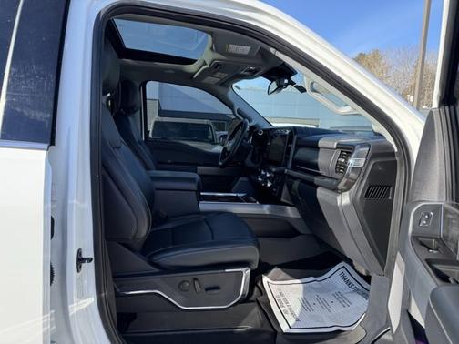 2023 Ford F-450 LARIAT DRW