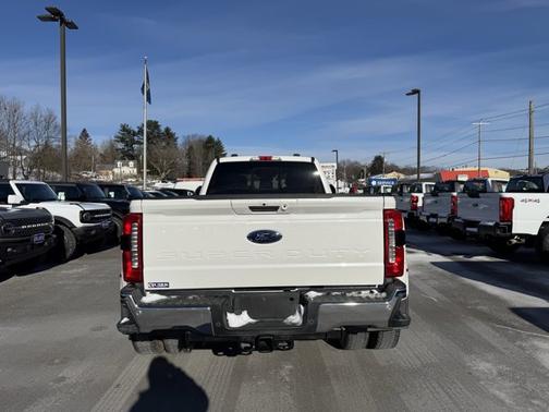 2023 Ford F-450 LARIAT DRW