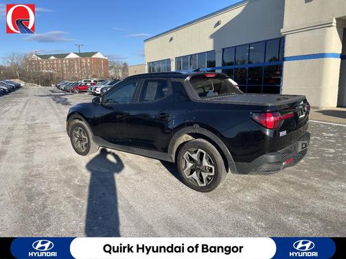Black 2024 Hyundai SANTA CRUZ 2.5T Limited