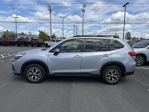 Ice Silver Metallic 2020 Subaru Forester Premium