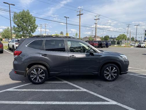 Magnetite Gray Metallic 2024 Subaru Forester Limited