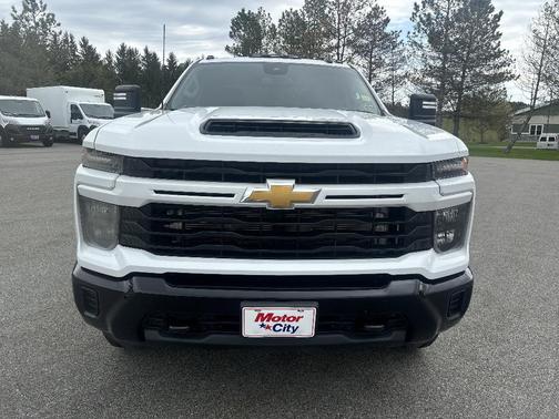 White 2024 Chevrolet Silverado 2500 Custom
