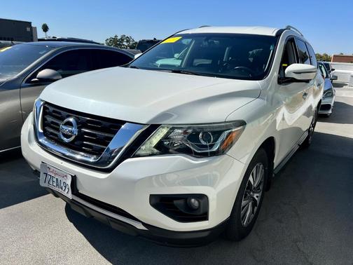 2017 Nissan Pathfinder SL