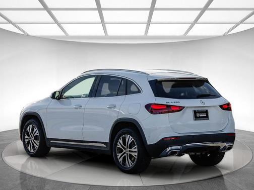 2025 Mercedes-Benz GLA 250 Base