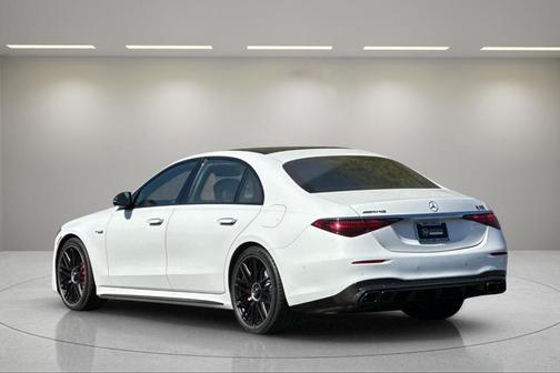 2024 Mercedes-Benz AMG S 63 E Base