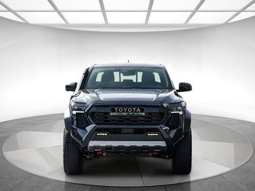 2025 Toyota Tacoma Hybrid TRAILHUNTER