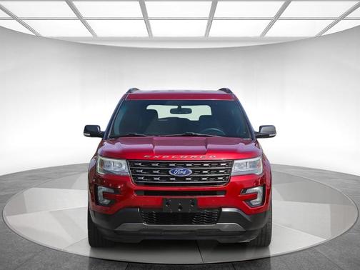 Ruby Red Metallic Tinted Clearcoat 2017 Ford Explorer XLT