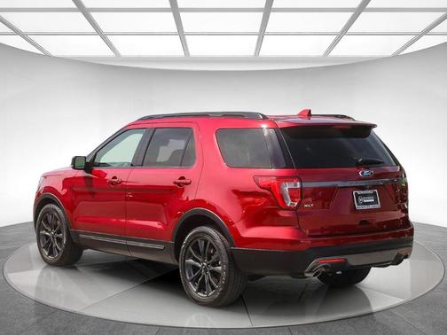 Ruby Red Metallic Tinted Clearcoat 2017 Ford Explorer XLT