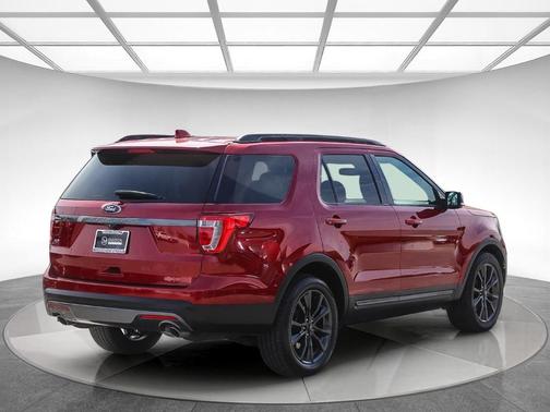 Ruby Red Metallic Tinted Clearcoat 2017 Ford Explorer XLT