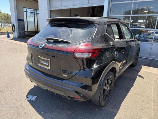 Super Black 2021 Nissan Kicks SR