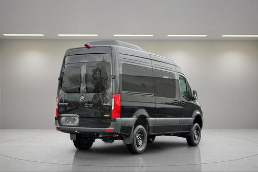 2025 Mercedes-Benz Sprinter 2500 144 WB Standard Roof Passenger