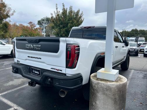 2024 GMC Sierra 2500 AT4X