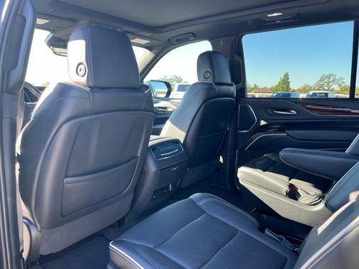 2022 Cadillac Escalade ESV Premium Luxury