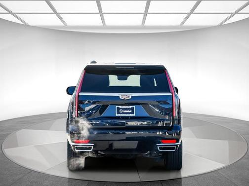 2022 Cadillac Escalade ESV Premium Luxury