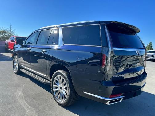 2022 Cadillac Escalade ESV Premium Luxury